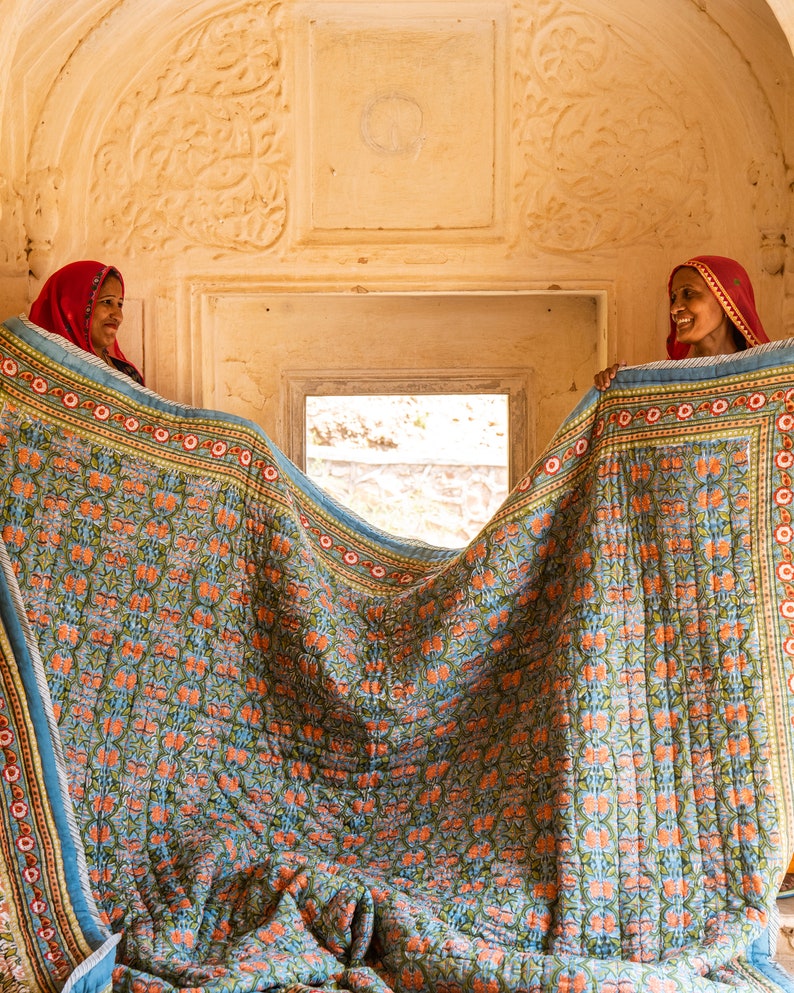 Handmade Cotton Quilt Bed Set: King/Queen Bedspread with Pillow Shams
