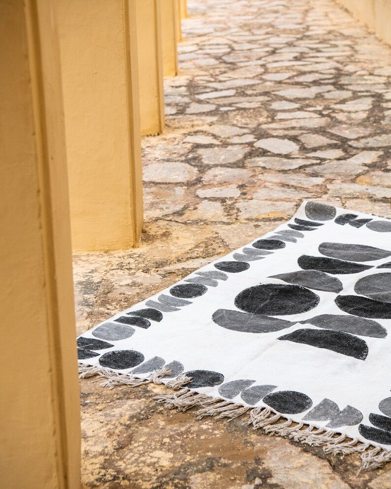 Minimalist Block Print Cotton Rug: Bohemian Abstract Design, 4x6 ft