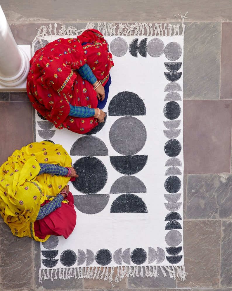Minimalist Block Print Cotton Rug: Bohemian Abstract Design, 4x6 ft
