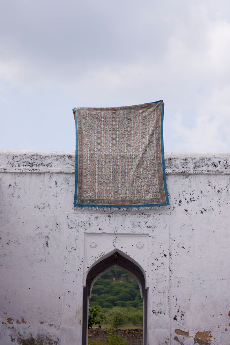 Block Printed Cotton Dhurrie Rug: Turquoise Lotus Design