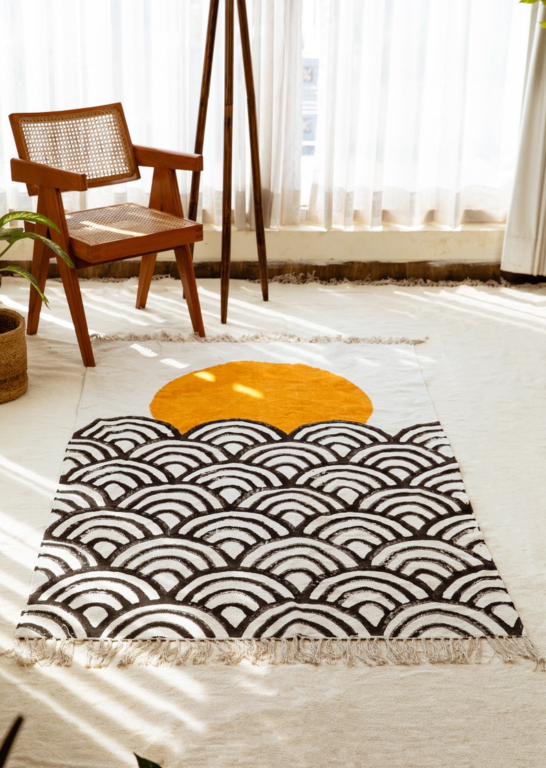 4x6 Cotton Dhurrie Rug: Block Printed Sun & Waves Design