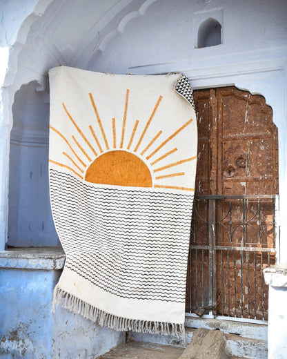 Hand-Block Printed Cotton Rug: Modern Rising Sun Design, 4x6 ft