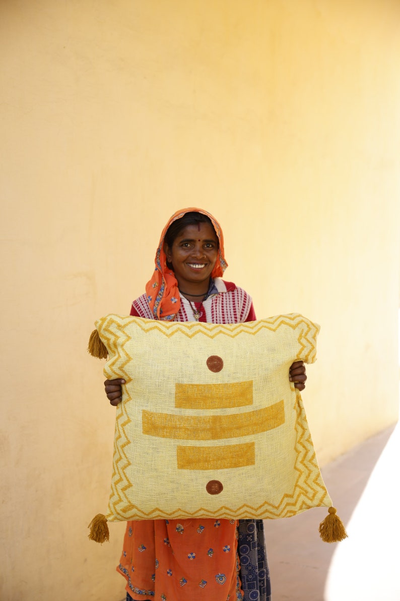 Handmade Block Printed Cotton Quilt: Reversible Boho Bedspread