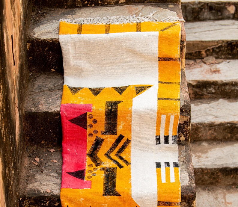 Handmade Block Printed Tiger Rug: Colorful Cotton Area Rug (4x6)