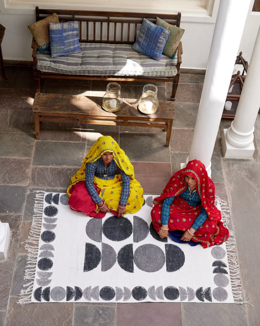 Minimalist Block Print Cotton Rug: Bohemian Abstract Design, 4x6 ft