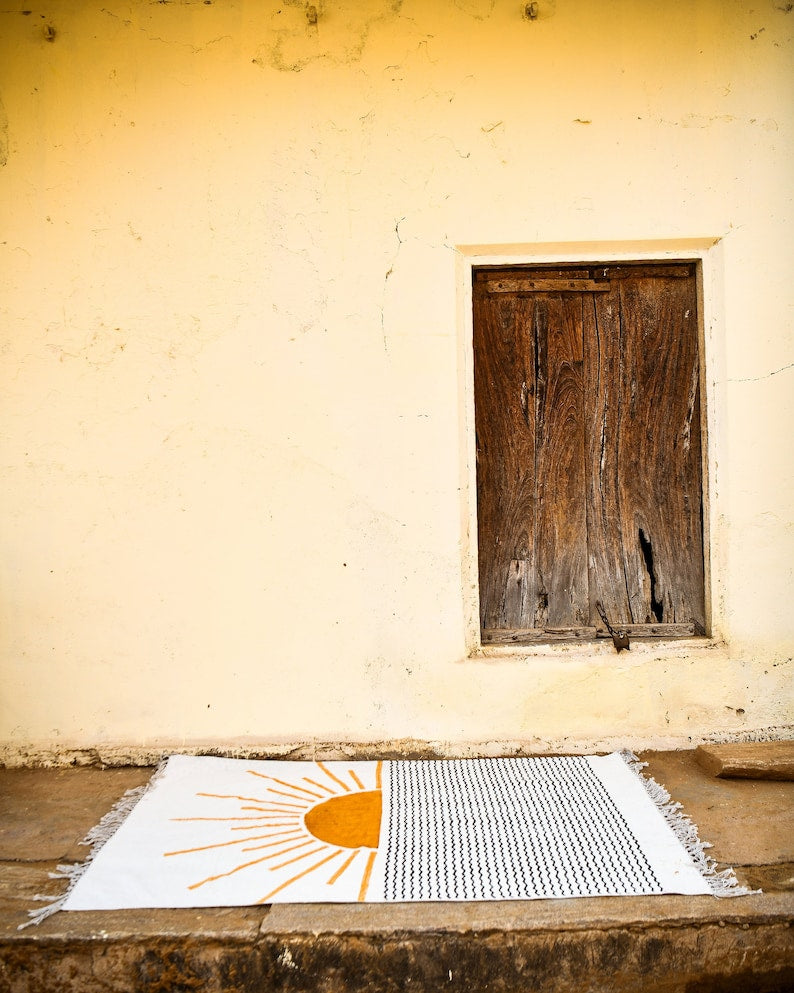 Hand-Block Printed Cotton Rug: Modern Rising Sun Design, 4x6 ft