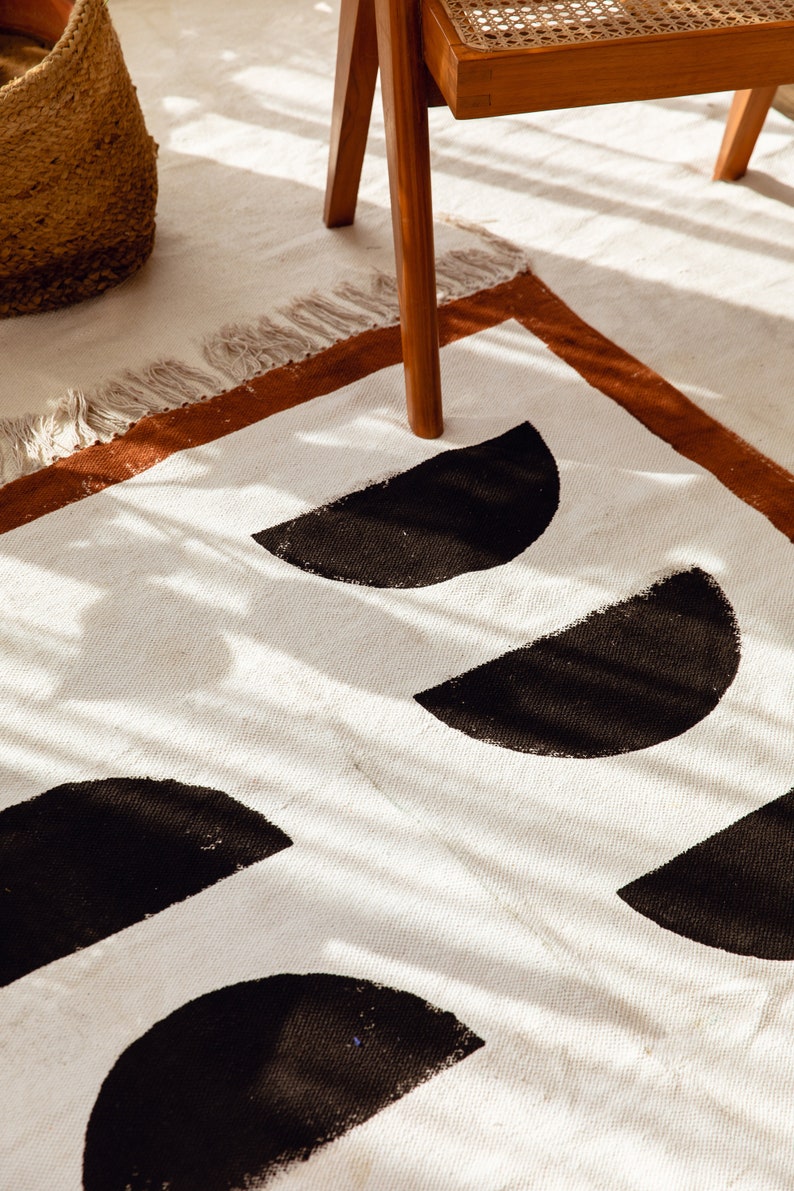 Handmade Cotton Dhurrie Rug: 8x10 White/Brown Block Print Boho Rug