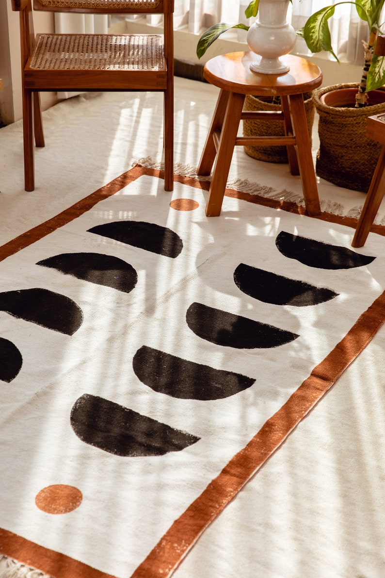 Handmade Cotton Dhurrie Rug: 8x10 White/Brown Block Print Boho Rug