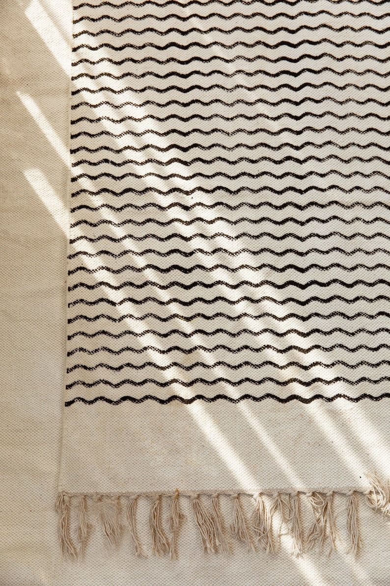 Handmade Rising Sun Rug: 4x6 Block Printed Cotton Dhurrie