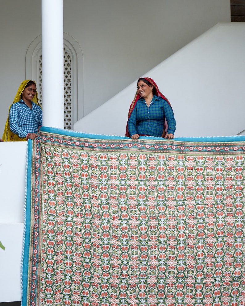 Handmade Cotton Quilt Bed Set: King/Queen Bedspread with Pillow Shams