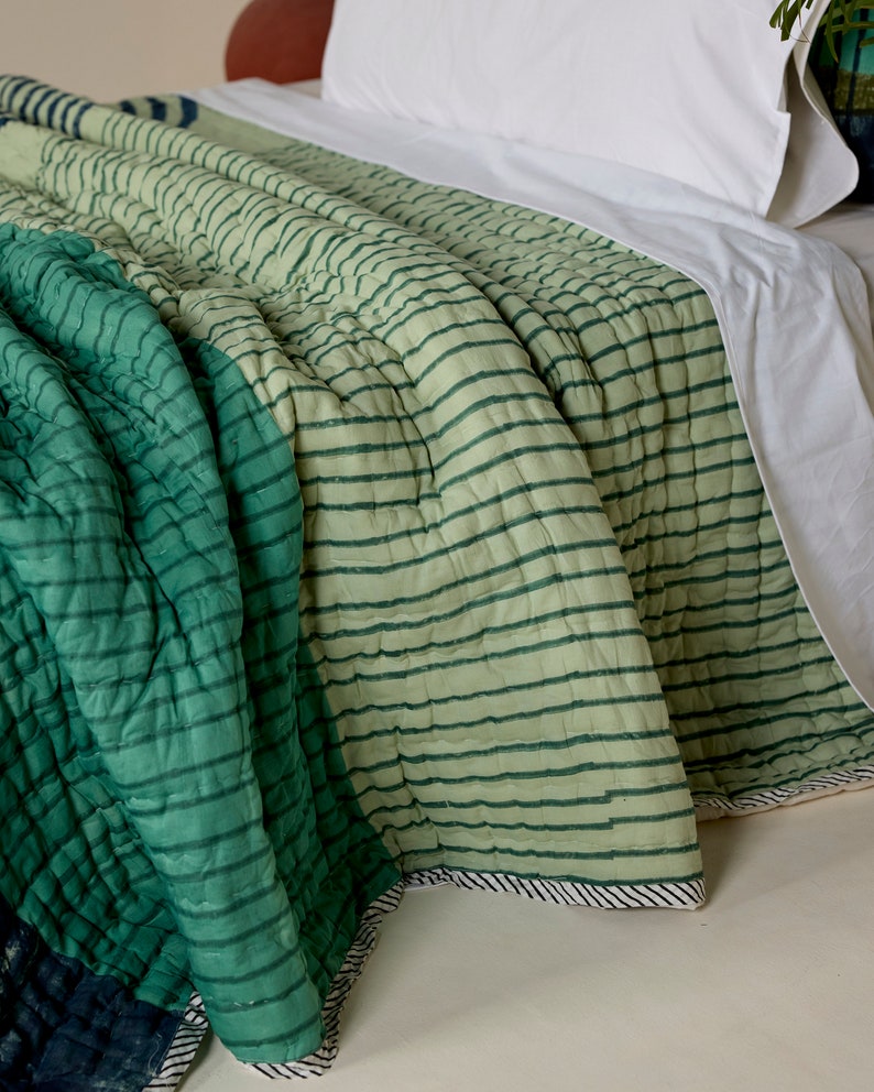 Handmade Cotton Quilt: Queen/King Block Print Bedding Set