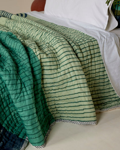 Handmade Cotton Quilt: Queen/King Block Print Bedding Set