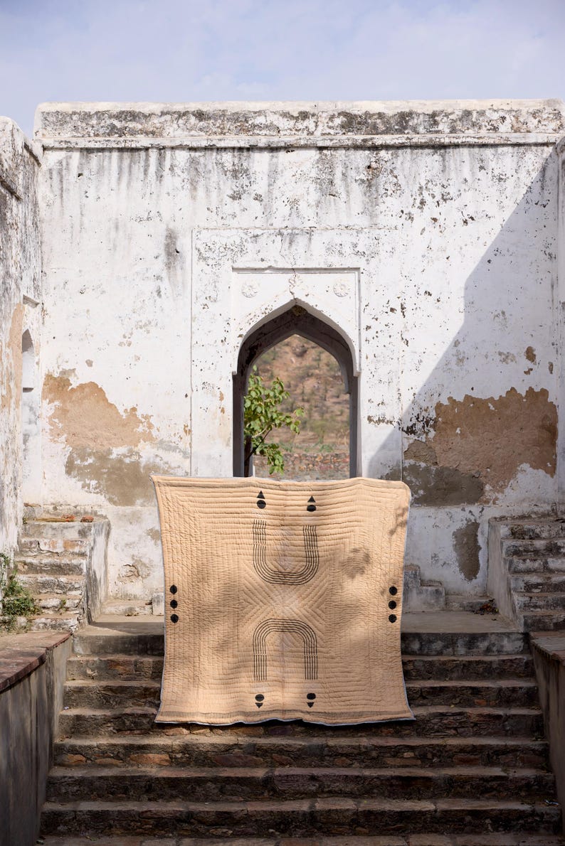 Handmade Block Printed Cotton Quilt: Modern King/Queen Bedspread